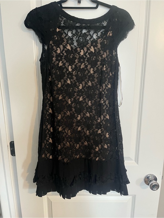 Jessica Simpson Dresses & Skirts - Jessica Simpson Black Lace Overlay Cocktail Dress